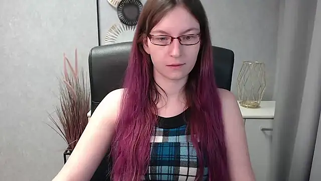 Snapshot of emmaxDelight chatting on January 2025 06:46:01 AM emmaxDelight online show from January 2025 06:46:01 AM