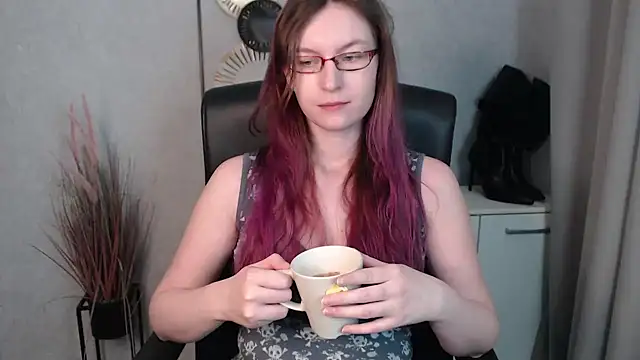 Snapshot of emmaxDelight chatting on February 2025 08:18:02 AM emmaxDelight online show from February 2025 08:18:02 AM