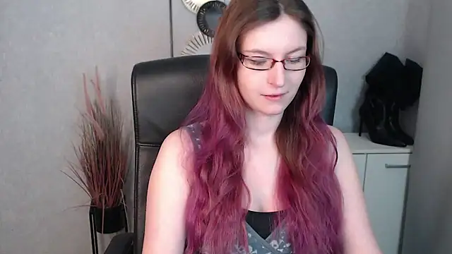 Snapshot of emmaxDelight chatting on February 2025 06:40:01 AM emmaxDelight online show from February 2025 06:40:01 AM