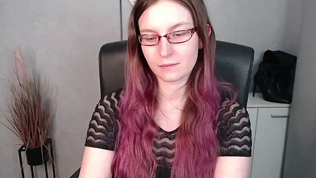 Snapshot of emmaxDelight chatting on February 2025 12:43:02 PM emmaxDelight online show from February 2025 12:43:02 PM