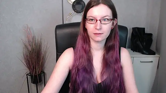 Snapshot of emmaxDelight chatting on February 2025 06:37:01 AM emmaxDelight online show from February 2025 06:37:01 AM