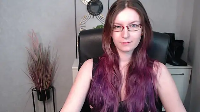 Snapshot of emmaxDelight chatting on February 2025 12:47:02 PM emmaxDelight online show from February 2025 12:47:02 PM