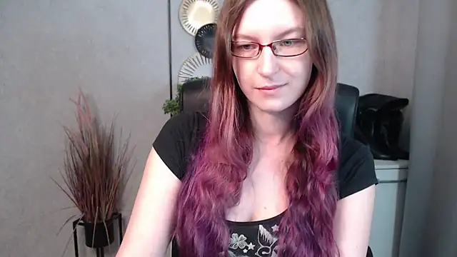 Snapshot of emmaxDelight chatting on March 2025 06:37:01 AM emmaxDelight online show from March 2025 06:37:01 AM