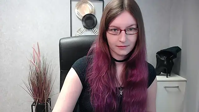 Snapshot of emmaxDelight chatting on March 2025 06:37:02 AM emmaxDelight online show from March 2025 06:37:02 AM