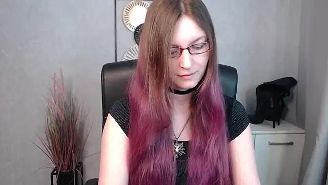 Snapshot of emmaxDelight chatting on March 2025 07:42:02 AM emmaxDelight online show from March 2025 07:42:02 AM