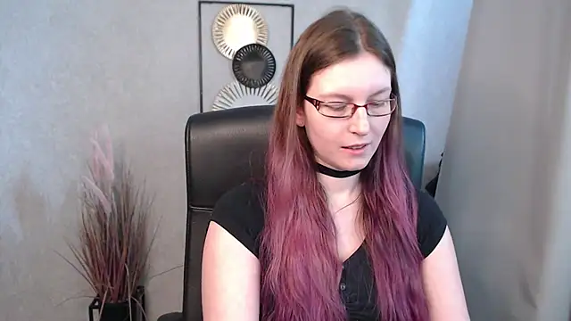 Snapshot of emmaxDelight chatting on March 2025 01:31:02 PM emmaxDelight online show from March 2025 01:31:02 PM