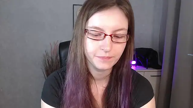 Snapshot of emmaxDelight chatting on September 2025 05:42:01 AM emmaxDelight online show from September 2025 05:42:01 AM