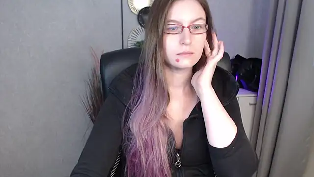 Snapshot of emmaxDelight chatting on October 2025 05:25:01 AM emmaxDelight online show from October 2025 05:25:01 AM