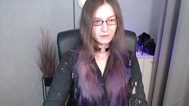 Snapshot of emmaxDelight chatting on October 2025 05:37:01 AM emmaxDelight online show from October 2025 05:37:01 AM