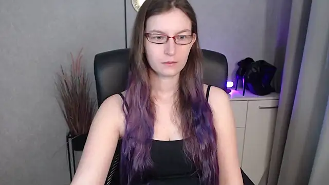 Snapshot of emmaxDelight chatting on October 2025 05:17:02 AM emmaxDelight online show from October 2025 05:17:02 AM