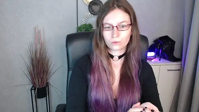 Snapshot of emmaxDelight chatting on October 2025 06:50:02 AM emmaxDelight online show from October 2025 06:50:02 AM