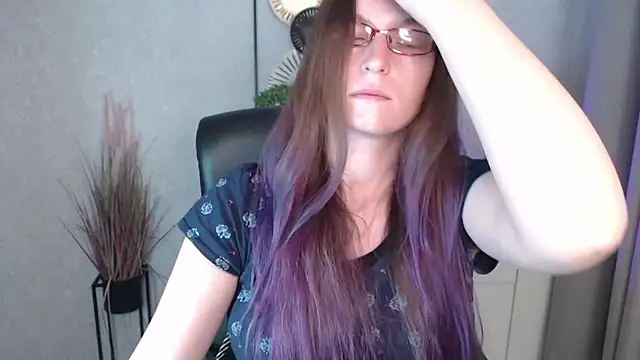 Snapshot of emmaxDelight chatting on November 2025 06:23:01 AM emmaxDelight online show from November 2025 06:23:01 AM