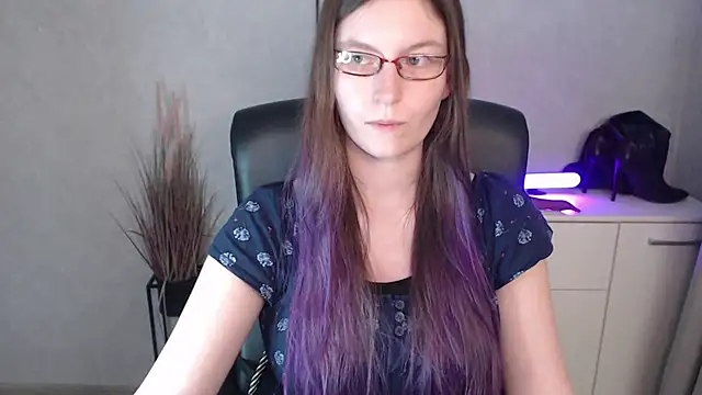 Snapshot of emmaxDelight chatting on November 2025 06:29:02 PM emmaxDelight online show from November 2025 06:29:02 PM