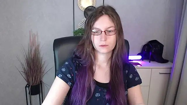 Snapshot of emmaxDelight chatting on November 2025 06:56:02 AM emmaxDelight online show from November 2025 06:56:02 AM