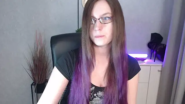 Snapshot of emmaxDelight chatting on November 2025 07:07:01 AM emmaxDelight online show from November 2025 07:07:01 AM