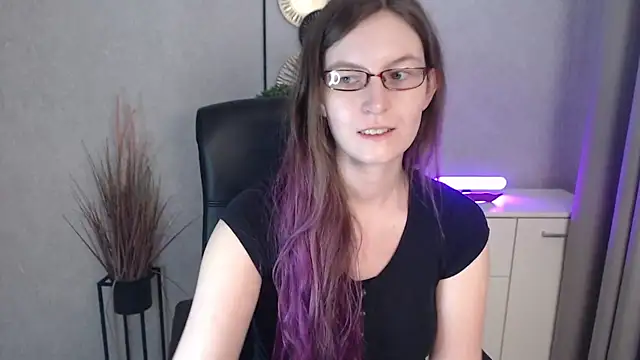 Snapshot of emmaxDelight chatting on December 2025 06:29:02 AM emmaxDelight online show from December 2025 06:29:02 AM