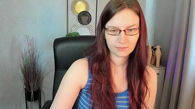Snapshot of emmaxDelight chatting on June 2026 05:28:02 AM emmaxDelight online show from June 2026 05:28:02 AM