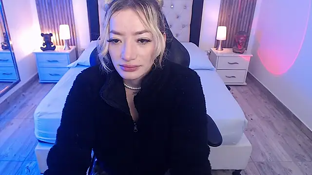 Snapshot of zoe_jones13 chatting on September 2025 03:33:02 AM zoe jones13 online show from September 2025 03:33:02 AM