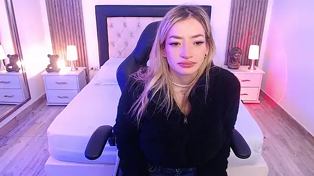 Snapshot of zoe_jones13 chatting on October 2025 03:17:01 AM zoe jones13 online show from October 2025 03:17:01 AM