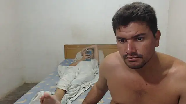 Snapshot of KateAndSimon chatting on February 2025 02:56:01 AM KateAndSimon online show from February 2025 02:56:01 AM