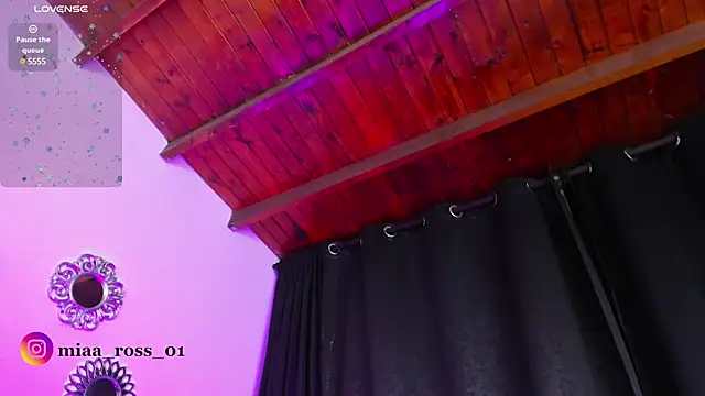 Snapshot of Mia_ross16 chatting on December 2024 09:50:01 PM Mia ross16 online show from December 2024 09:50:01 PM