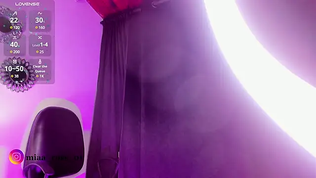 Snapshot of Mia_ross16 chatting on December 2024 10:19:01 PM Mia ross16 online show from December 2024 10:19:01 PM