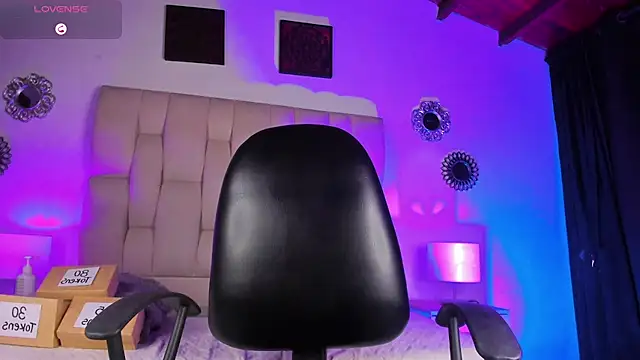 Snapshot of Mia_ross16 chatting on January 2025 10:24:01 PM Mia ross16 online show from January 2025 10:24:01 PM