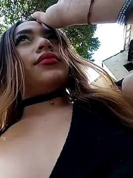 Snapshot of Mia_ross16 chatting on January 2025 04:46:02 PM Mia ross16 online show from January 2025 04:46:02 PM