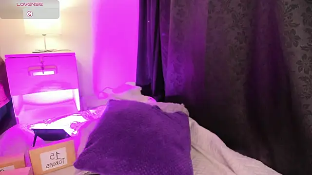 Snapshot of Mia_ross16 chatting on January 2025 07:11:01 PM Mia ross16 online show from January 2025 07:11:01 PM