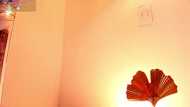 Snapshot of Mia_ross16 chatting on February 2025 06:58:01 PM Mia ross16 online show from February 2025 06:58:01 PM