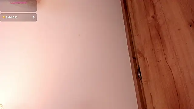 Snapshot of Mia_ross16 chatting on February 2025 02:06:01 AM Mia ross16 online show from February 2025 02:06:01 AM