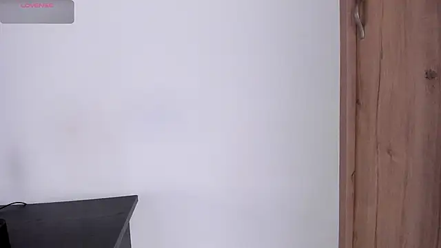 Snapshot of Mia_ross16 chatting on March 2025 07:45:02 PM Mia ross16 online show from March 2025 07:45:02 PM