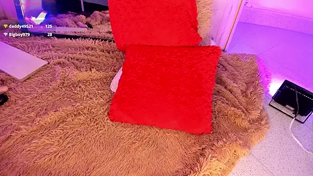 Snapshot of Mia_ross16 chatting on March 2025 09:58:02 PM Mia ross16 online show from March 2025 09:58:02 PM