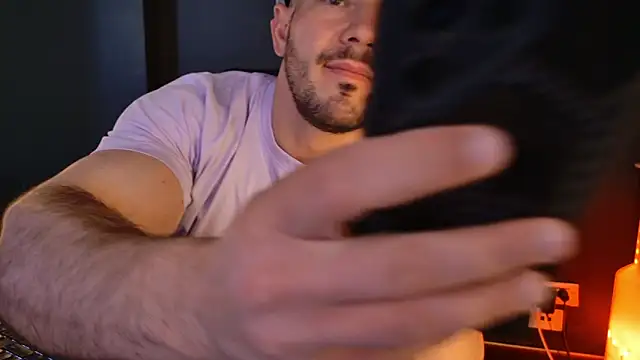 AngeloEric online show from April 2026 10:58:02 AM