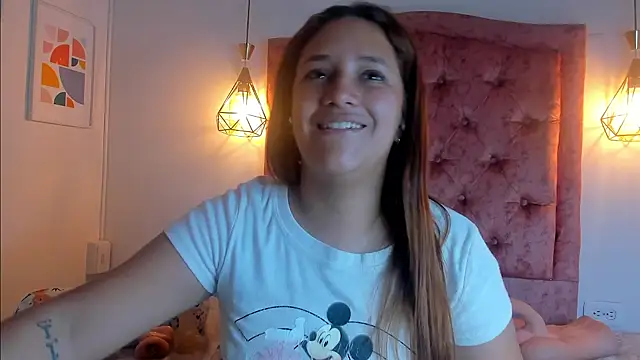 Snapshot of aprill21_ chatting on December 2024 01:32:01 PM aprill21 online show from December 2024 01:32:01 PM