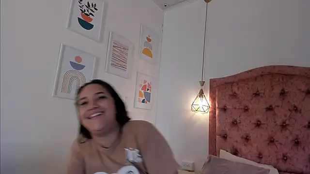 Snapshot of aprill21_ chatting on December 2024 01:55:01 PM aprill21 online show from December 2024 01:55:01 PM