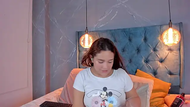 Snapshot of aprill21_ chatting on December 2024 10:22:01 PM aprill21 online show from December 2024 10:22:01 PM