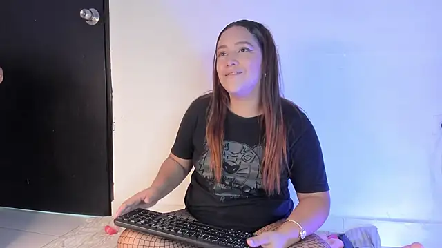 Snapshot of aprill21_ chatting on February 2025 01:48:02 PM aprill21 online show from February 2025 01:48:02 PM