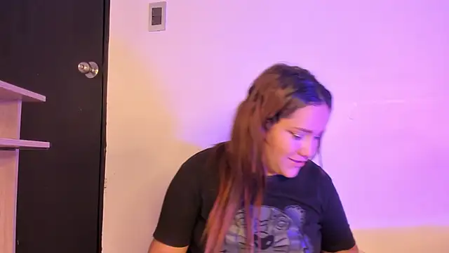 Snapshot of aprill21_ chatting on February 2025 04:50:01 PM aprill21 online show from February 2025 04:50:01 PM