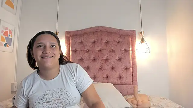 Snapshot of aprill21_ chatting on March 2025 01:51:01 PM aprill21 online show from March 2025 01:51:01 PM