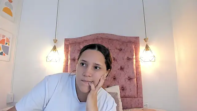 Snapshot of aprill21_ chatting on March 2025 01:53:02 PM aprill21 online show from March 2025 01:53:02 PM