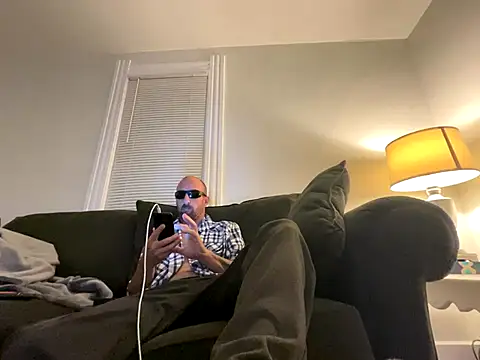 Snapshot of armdy371 chatting on September 2025 03:44:01 AM armdy371 online show from September 2025 03:44:01 AM