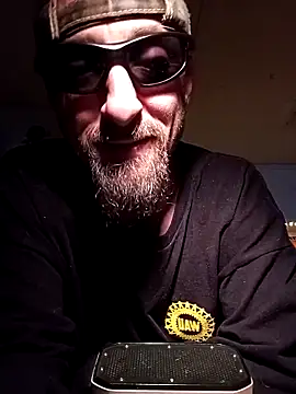 Snapshot of armdy371 chatting on November 2025 07:24:02 PM armdy371 online show from November 2025 07:24:02 PM