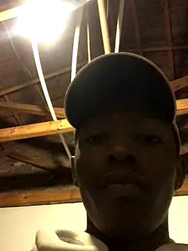 Snapshot of thekidrose chatting on December 2025 06:10:01 AM thekidrose online show from December 2025 06:10:01 AM