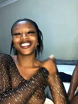 Snapshot of LeratoSweet chatting on September 2025 04:18:01 PM LeratoSweet online show from September 2025 04:18:01 PM