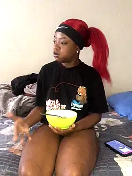 Snapshot of LeratoSweet chatting on September 2025 10:20:01 AM LeratoSweet online show from September 2025 10:20:01 AM