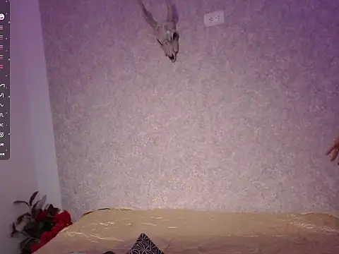 AliciaChelios online show from February 2026 07:23:02 PM