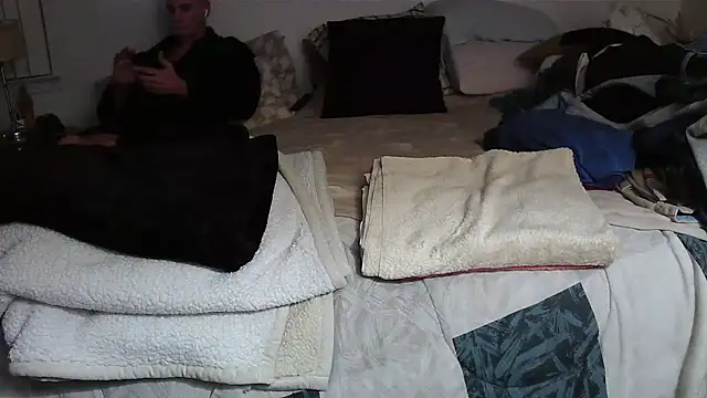 Snapshot of Hand69someguy chatting on November 2025 10:58:01 AM Hand69someguy online show from November 2025 10:58:01 AM