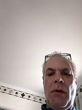 Hand69someguy online show from April 2026 11:05:02 PM