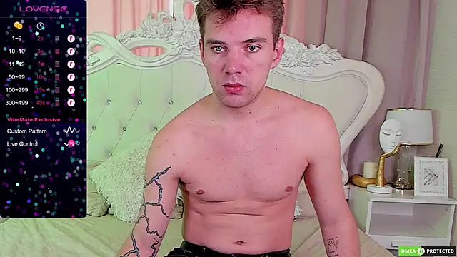 ArthurWhitee online show from September 2025 08:14:01 AM